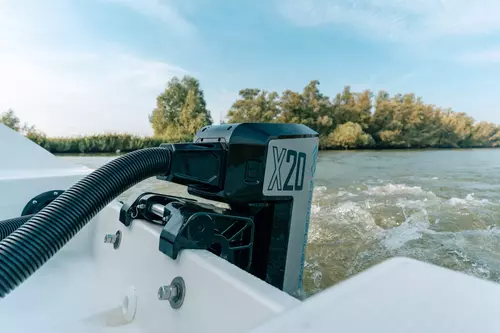 Elektryczny silnik zaburtowy ePropulsion z serii X 4