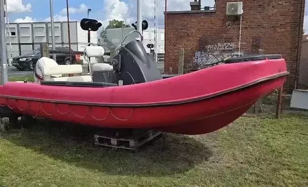 Łódź ratownicza Fun Yak 540 z kompletnym wyposażeniem i silnikiem Evinrude E-TEC 90 H.O.